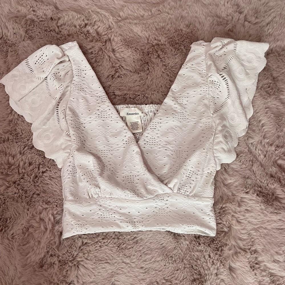 URBAN Romantics White Eyelet Blouse with Ruffle Sleeves